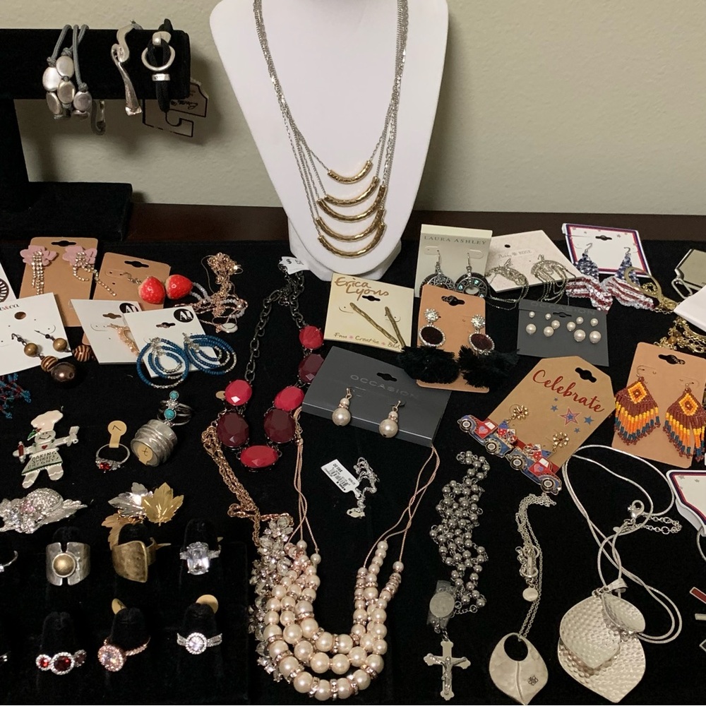 Unlisted Jewelry For The Show! No cancellations bid with responsibility
